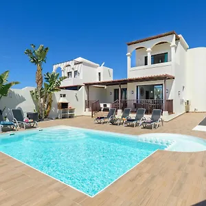 Villa Aguamarina Piscina Climatizada, Playa Blanca (Lanzarote)